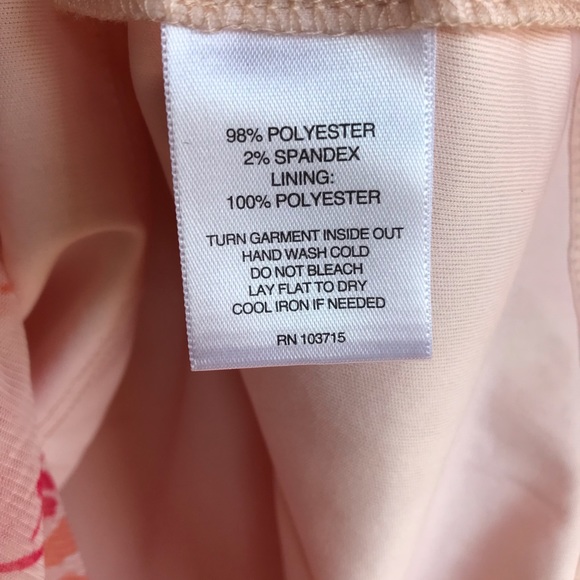 This peach & pink shirt looks great on all skin tones - Picture 5 of 5